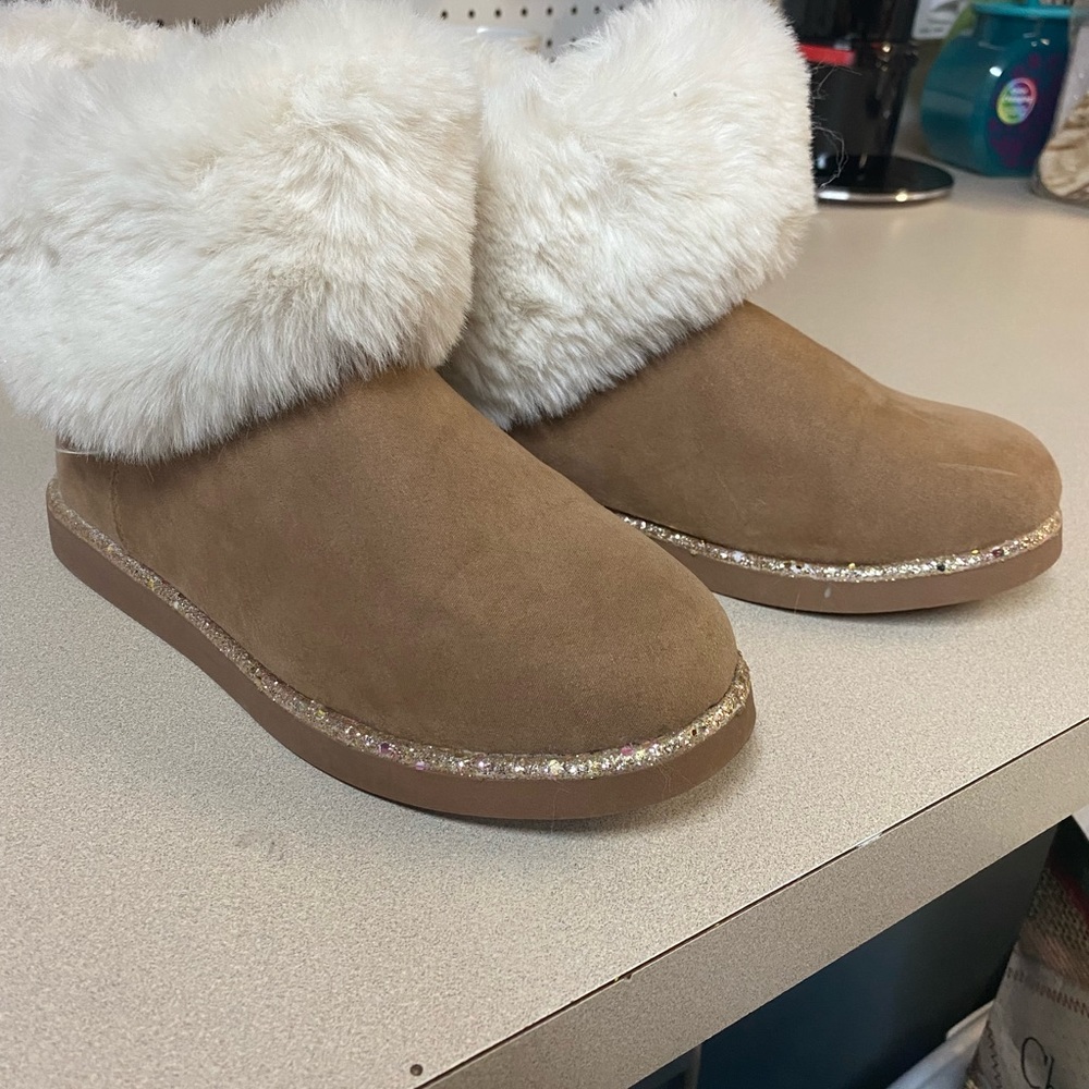 Nice Winter Boots some still with tags.